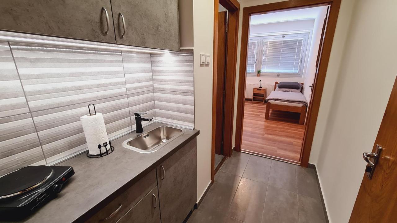 Héder Apartmanok Balatonfenyves Exterior foto