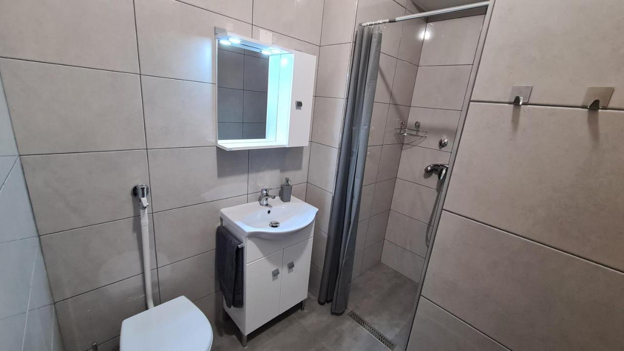 Héder Apartmanok Balatonfenyves Exterior foto