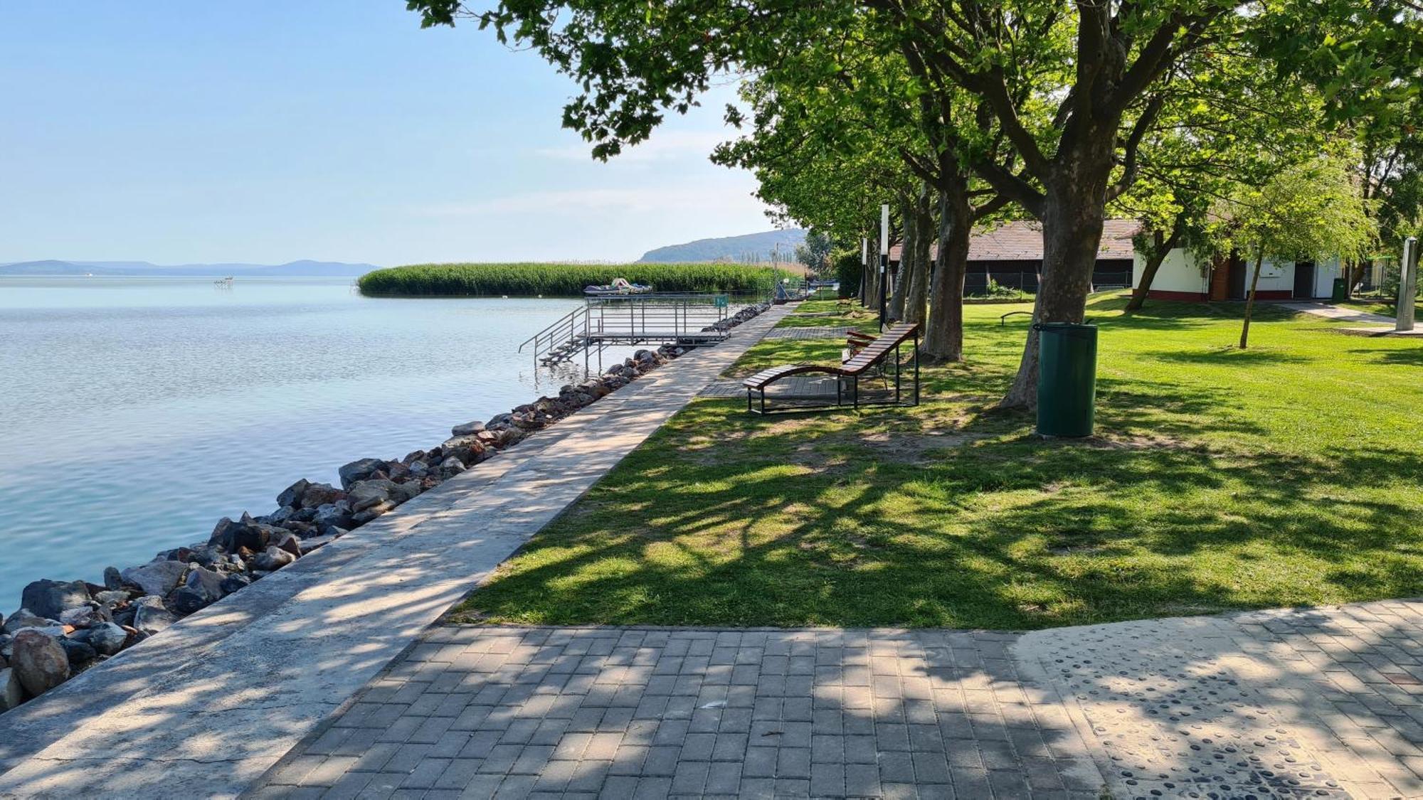 Héder Apartmanok Balatonfenyves Exterior foto
