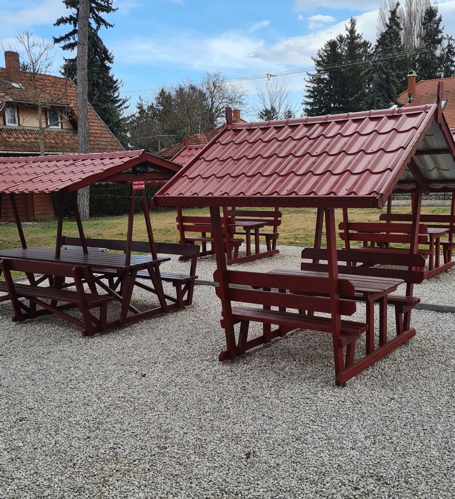 Héder Apartmanok Balatonfenyves Exterior foto